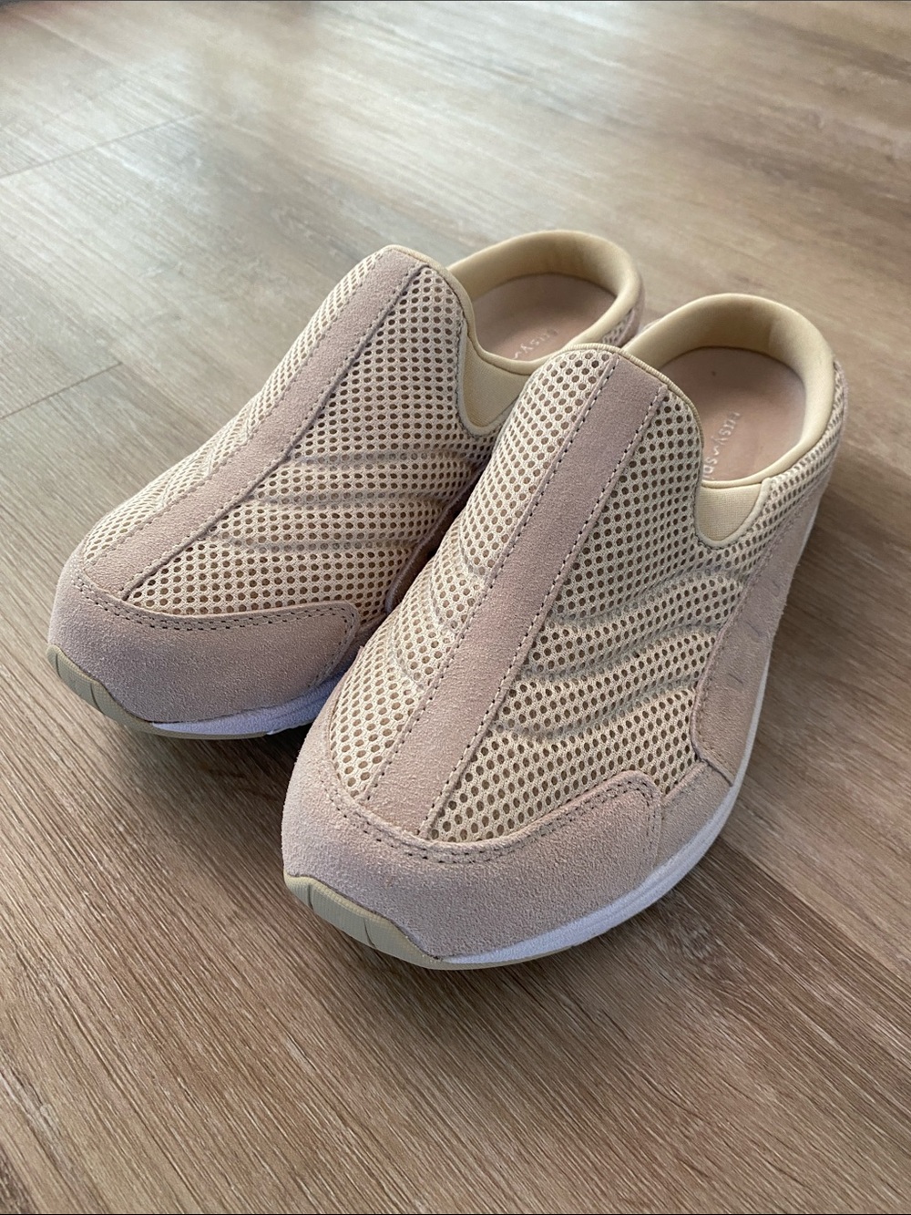 Women’s Slip-On Comfort Easy Spirit sneakers